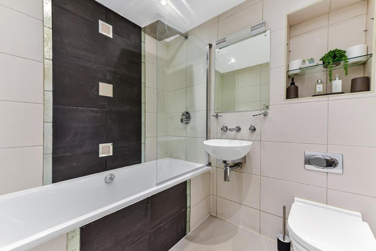 Spacious Cosy 2 Bed Flat, Central ลอนดอน ภายนอก รูปภาพ